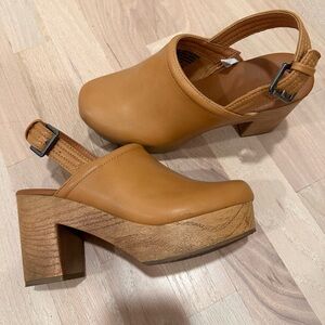 Universal Thread Tan Mules with Stacked Heel
